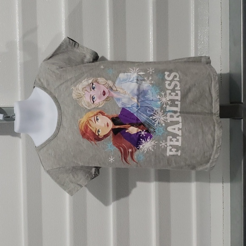 Girls Frozen II tee‎ size 7\8